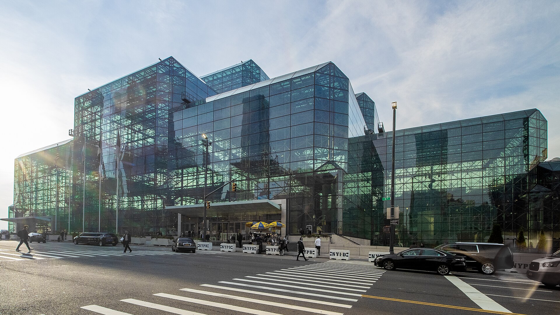 Javits Center in New York with group hotels within walking distance