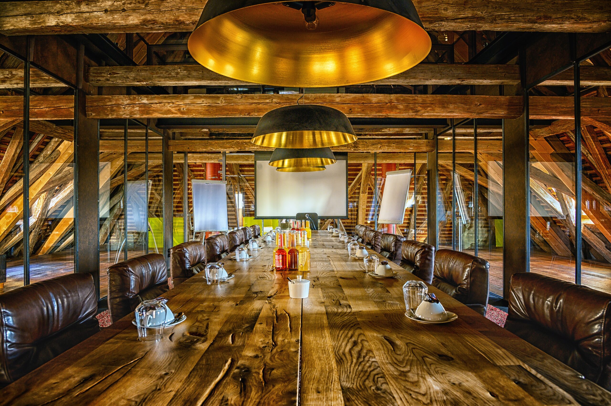 Flexible meeting space options at a conference hotel for corporate events